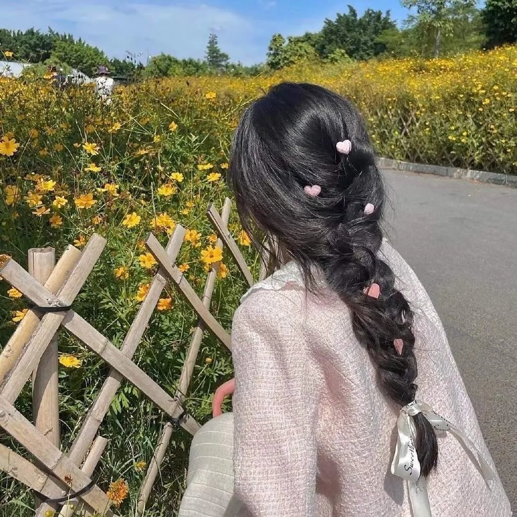 采蘑菇的夫妇